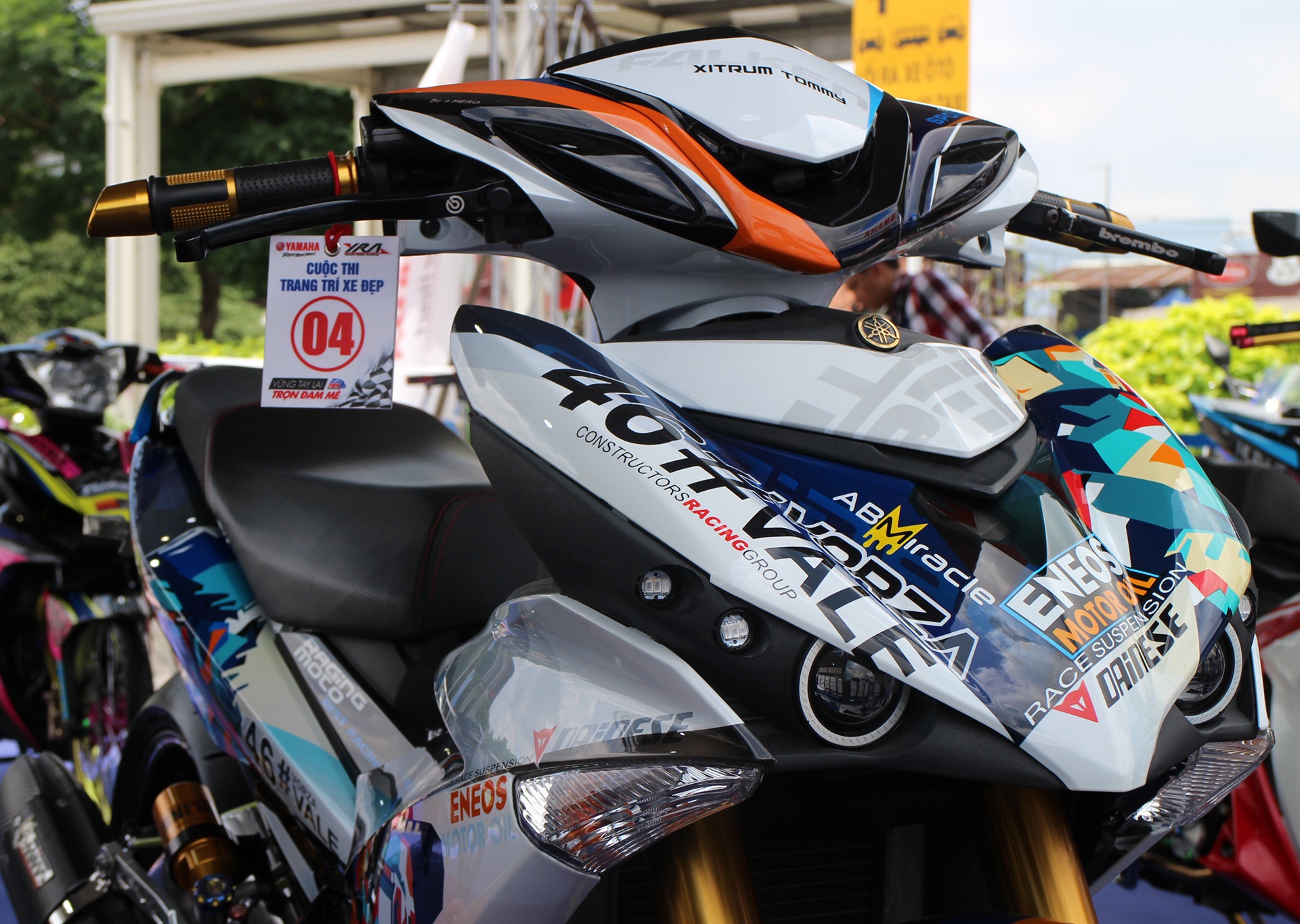 Exciter phong cach Valentino Rossi vo dich cuoc thi xe do hinh anh