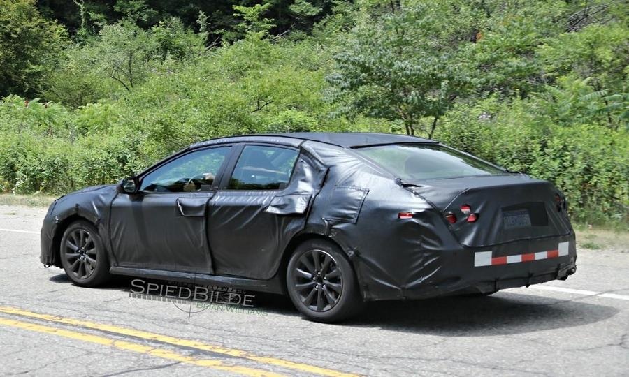 Toyota Camry 2018 lo anh chay thu hinh anh