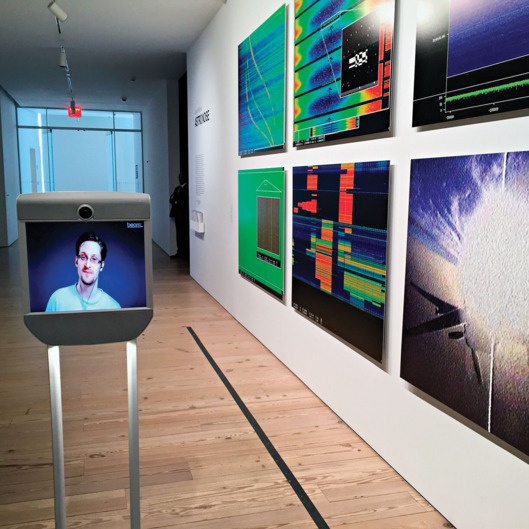 Thuong hieu Edward Snowden anh 2