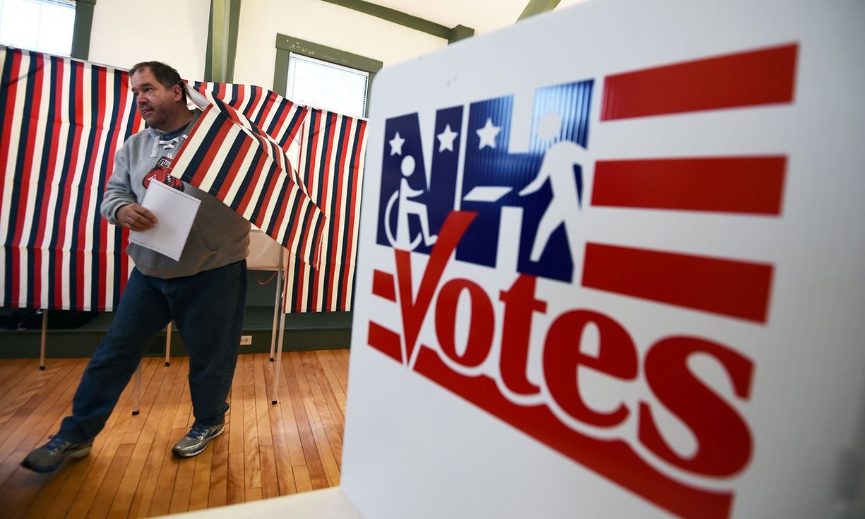 Bau cu My va nguy co tu nhung chiec may hinh anh