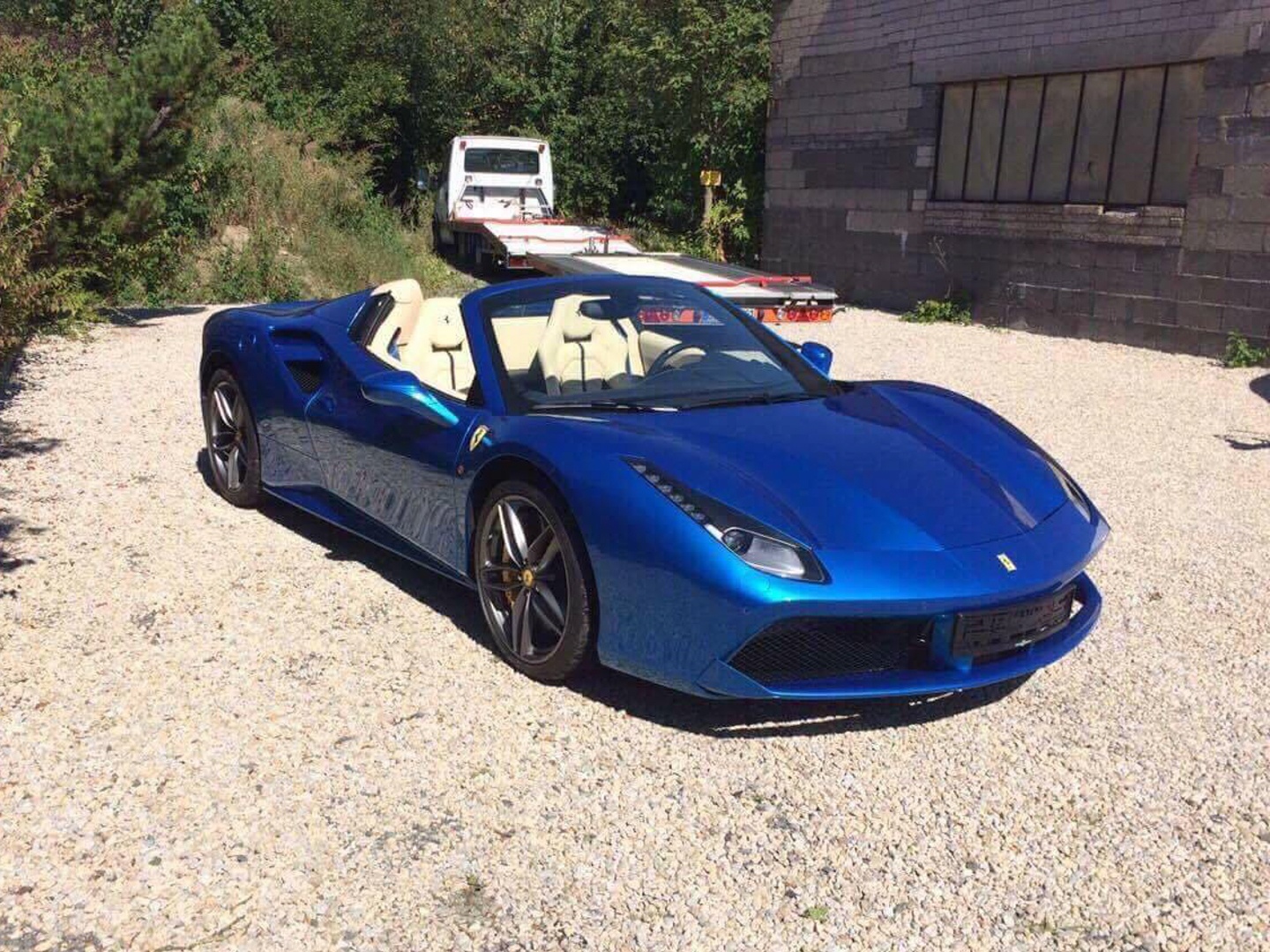 Ferrari 488 mui tran sap cap ben Viet Nam hinh anh