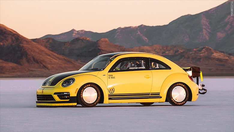 VW Beetle phá kỷ lục thế giới với tốc độ 330 km/h ảnh 1 VW Beetle pha ky luc the gioi voi toc do 330 km/h anh 1