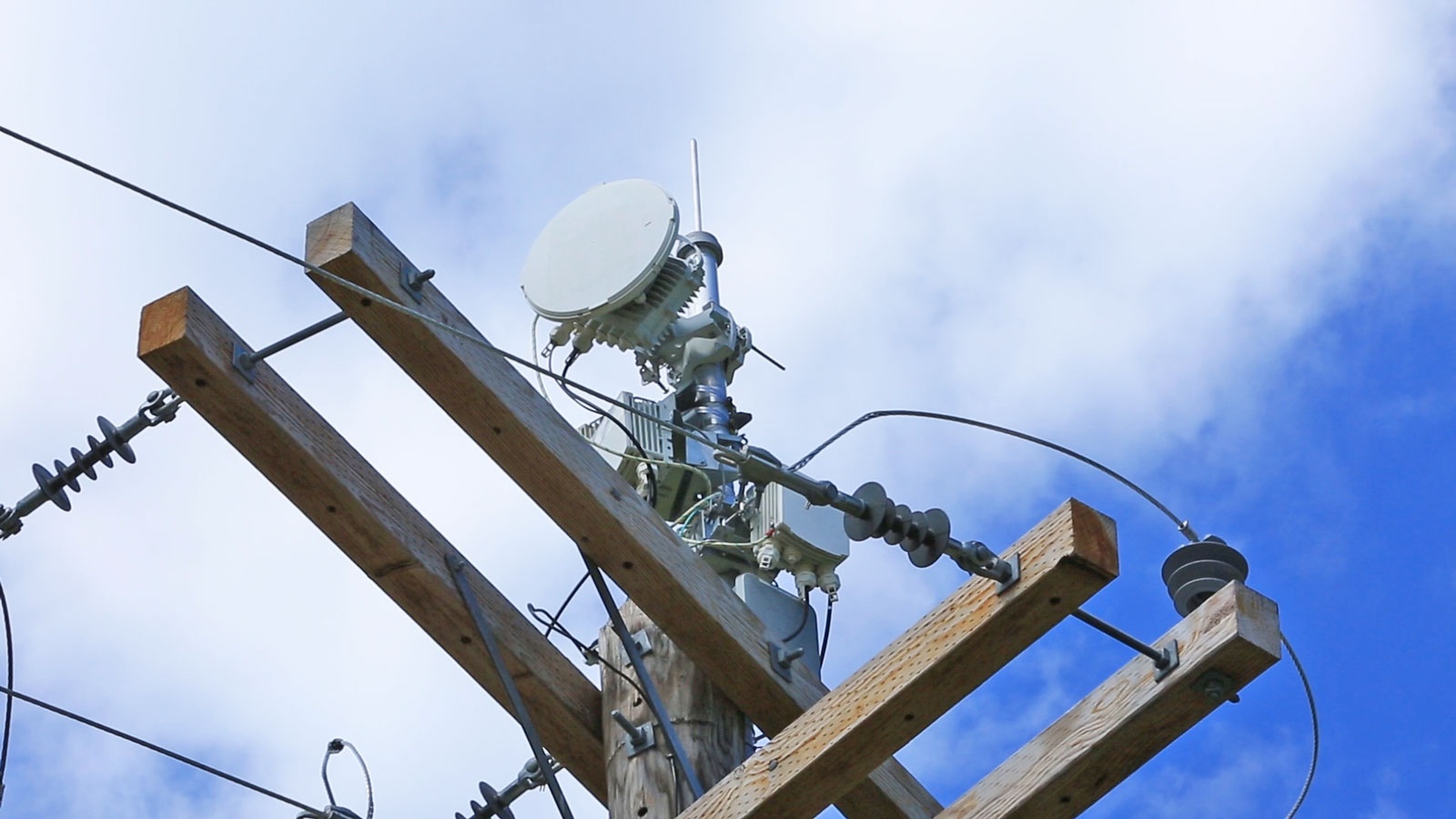 Cong nghe Internet sieu toc qua duong dien luoi ra doi hinh anh