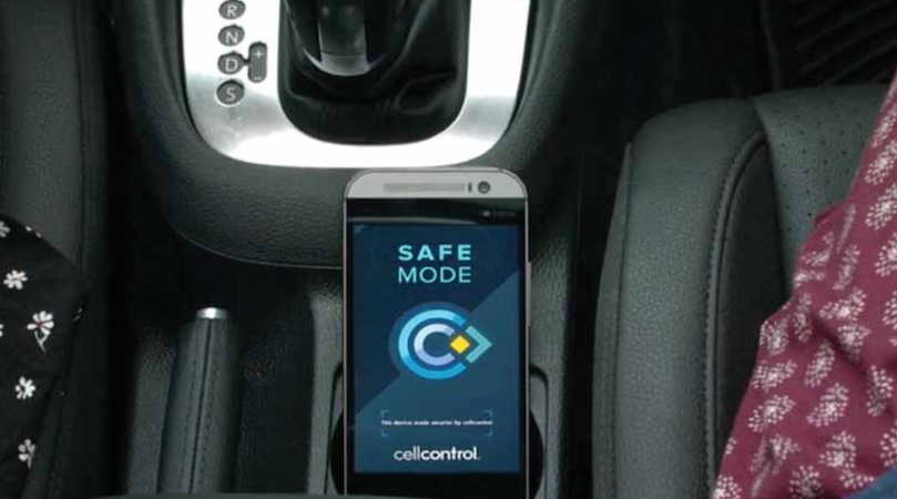 Dùng điện thoại khi lái xe ảnh 3 Dung dien thoai khi lai xe anh 3