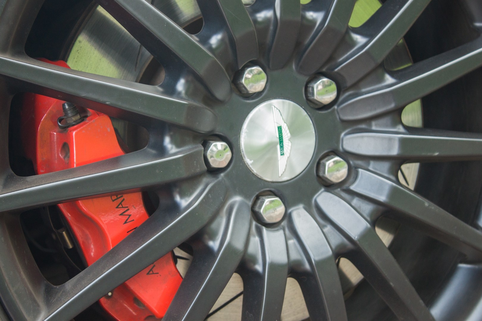 Aston Martin DB9 Volante anh 10