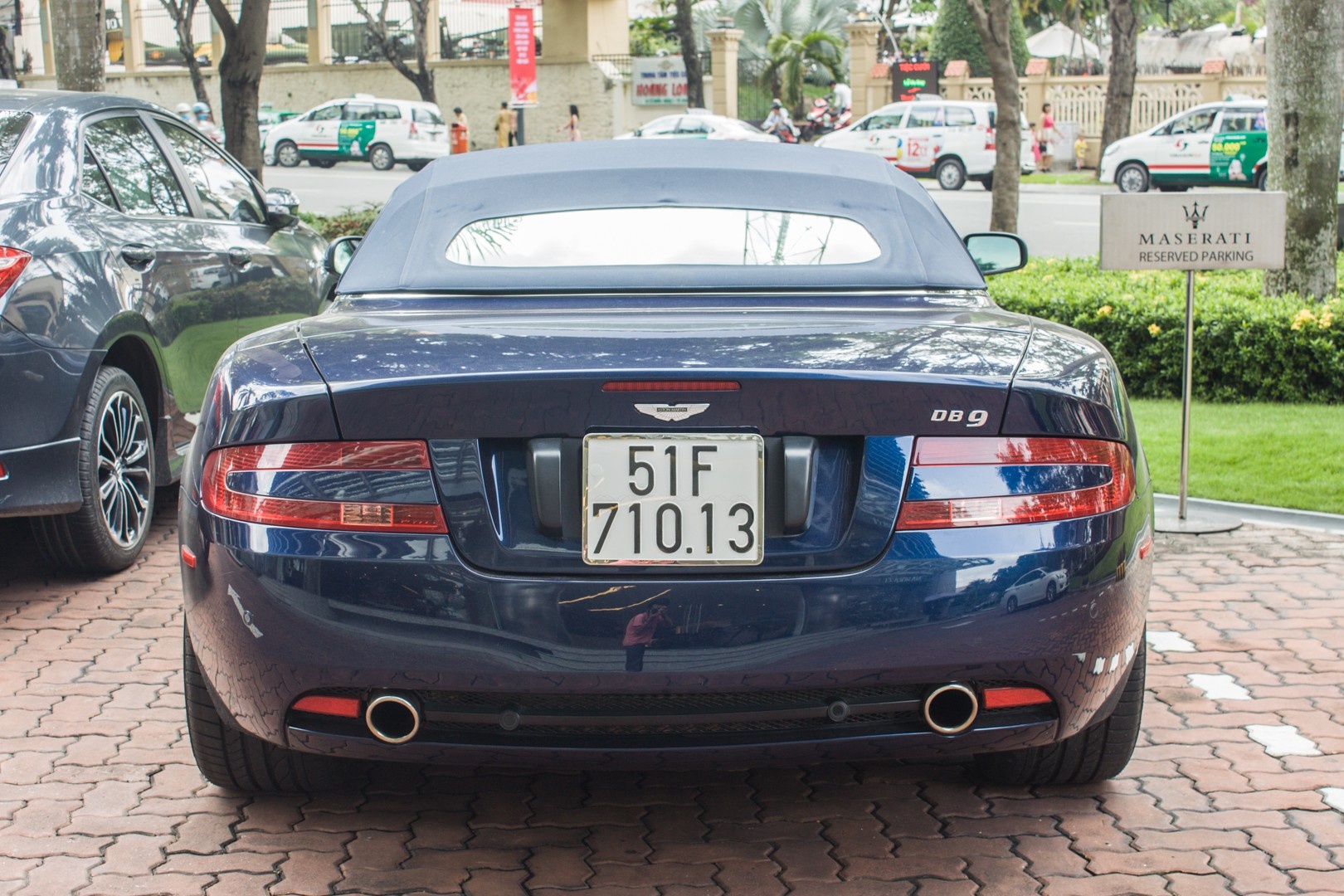 Aston Martin DB9 Volante anh 5