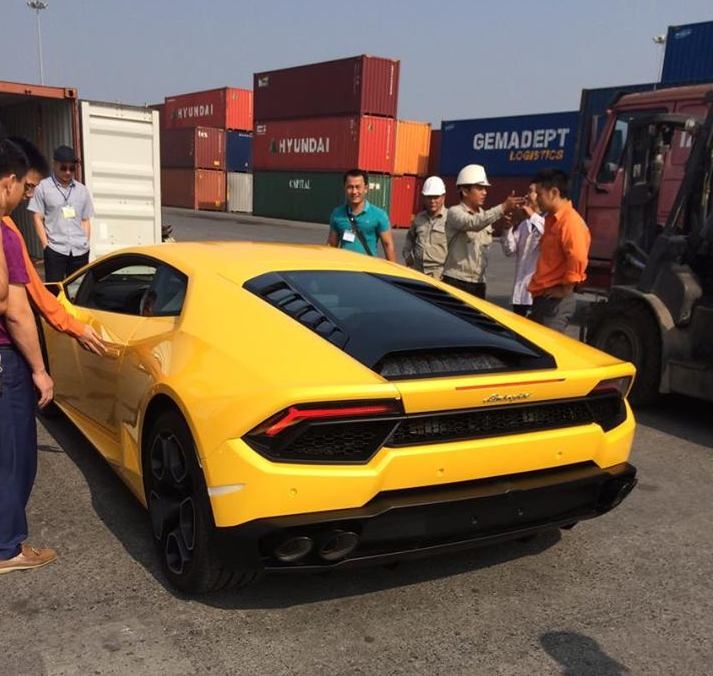 Lamborghini Huracan cầu sau thứ 2 ảnh 4 Lamborghini Huracan cau sau thu 2 anh 4