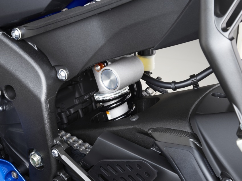 Yamaha R6 ra mat anh 10