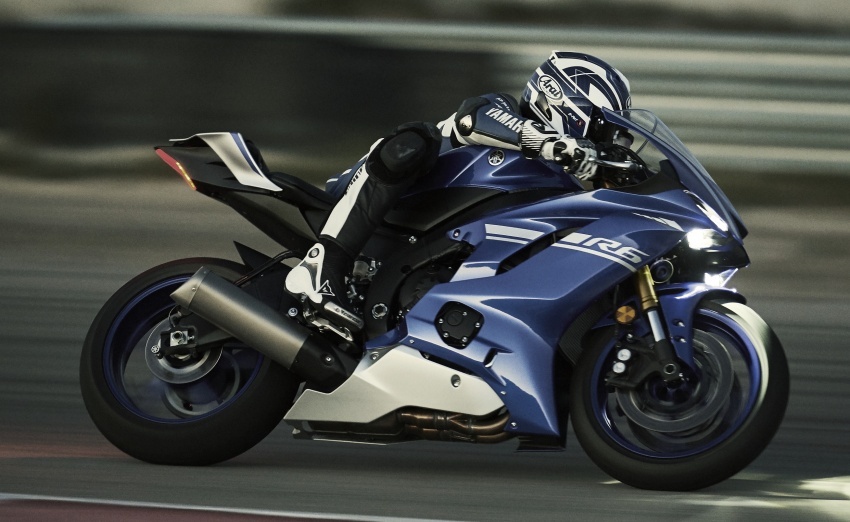 Yamaha gioi thieu sieu moto R6 2017 hinh anh
