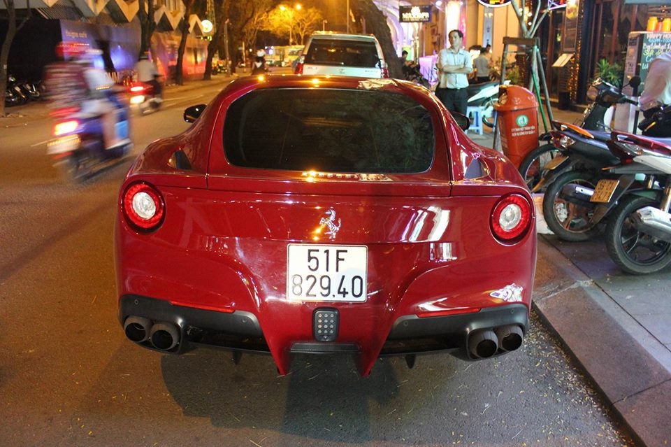 Cuong Do la mua sieu xe Ferrari F12 Berlinetta anh 2