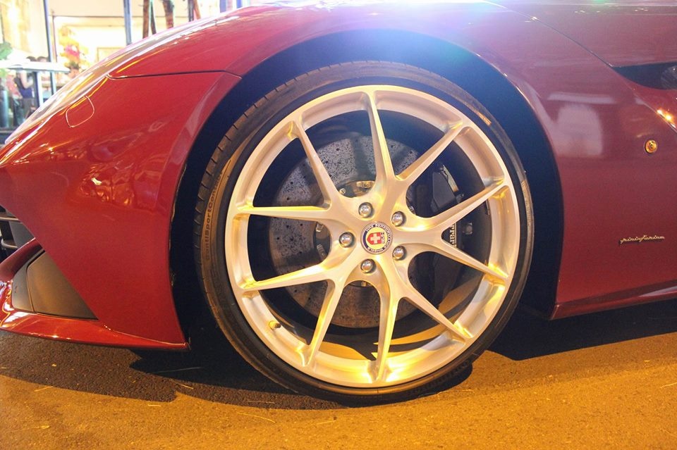 Cuong Do la mua sieu xe Ferrari F12 Berlinetta anh 5