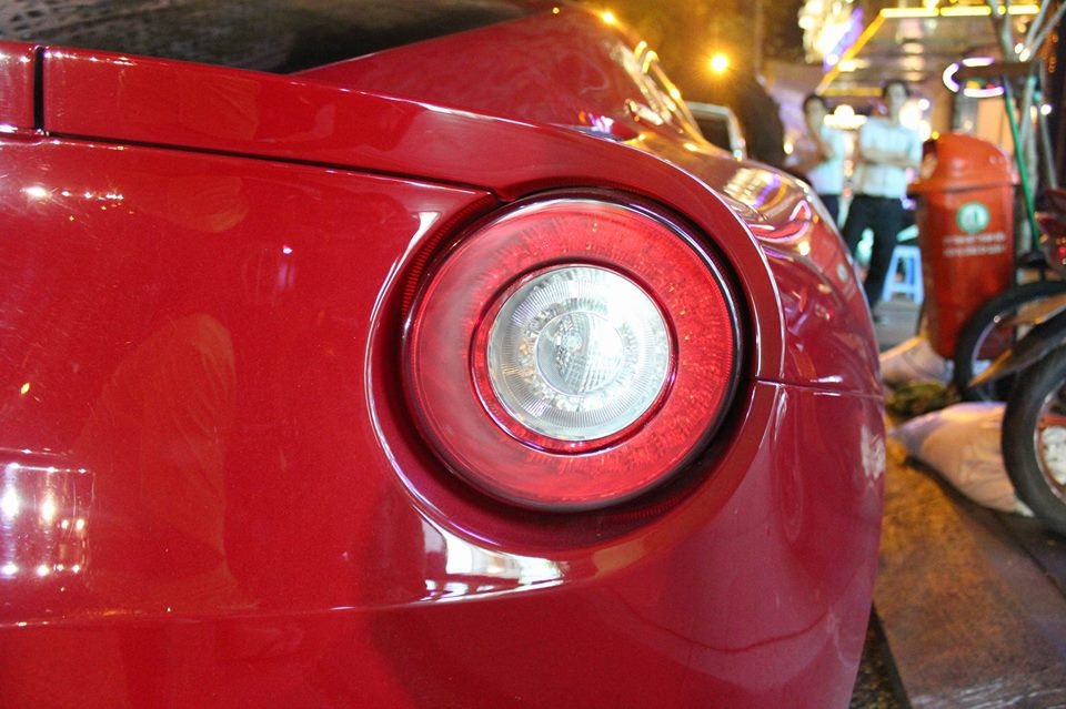 Cuong Do la mua sieu xe Ferrari F12 Berlinetta anh 7
