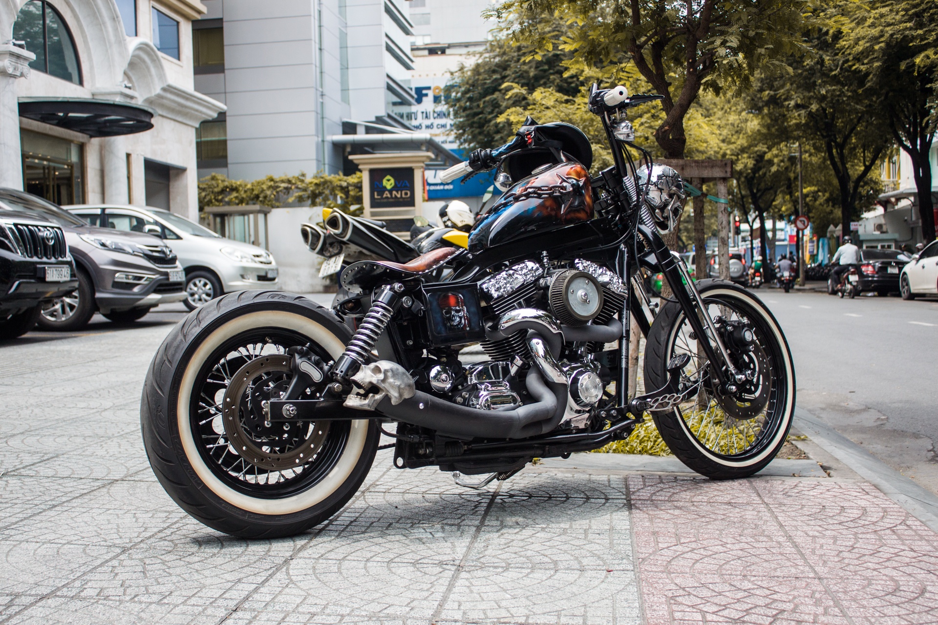 Harley-Davidson do phong cach Halloween tai Sai Gon hinh anh