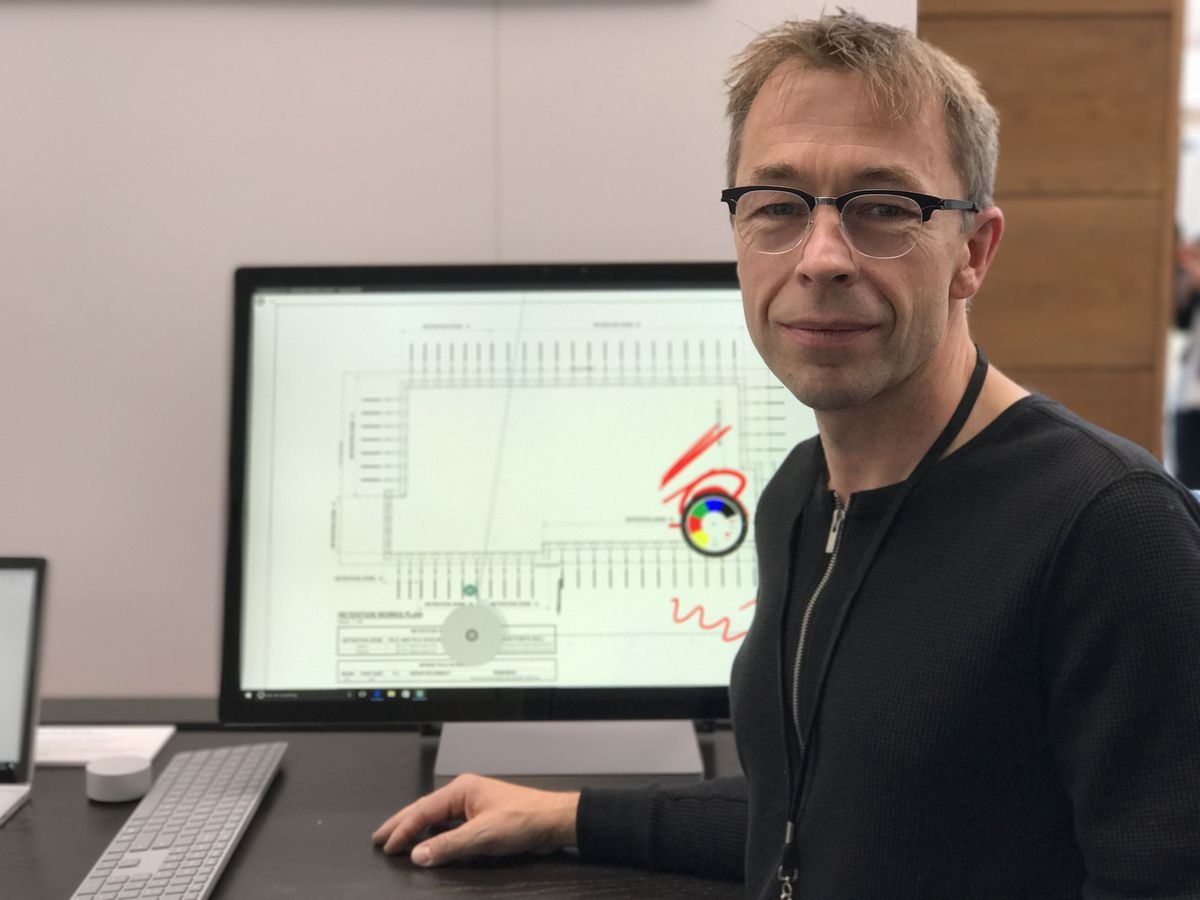 Bi an dang sau thiet ke Surface Studio anh 1