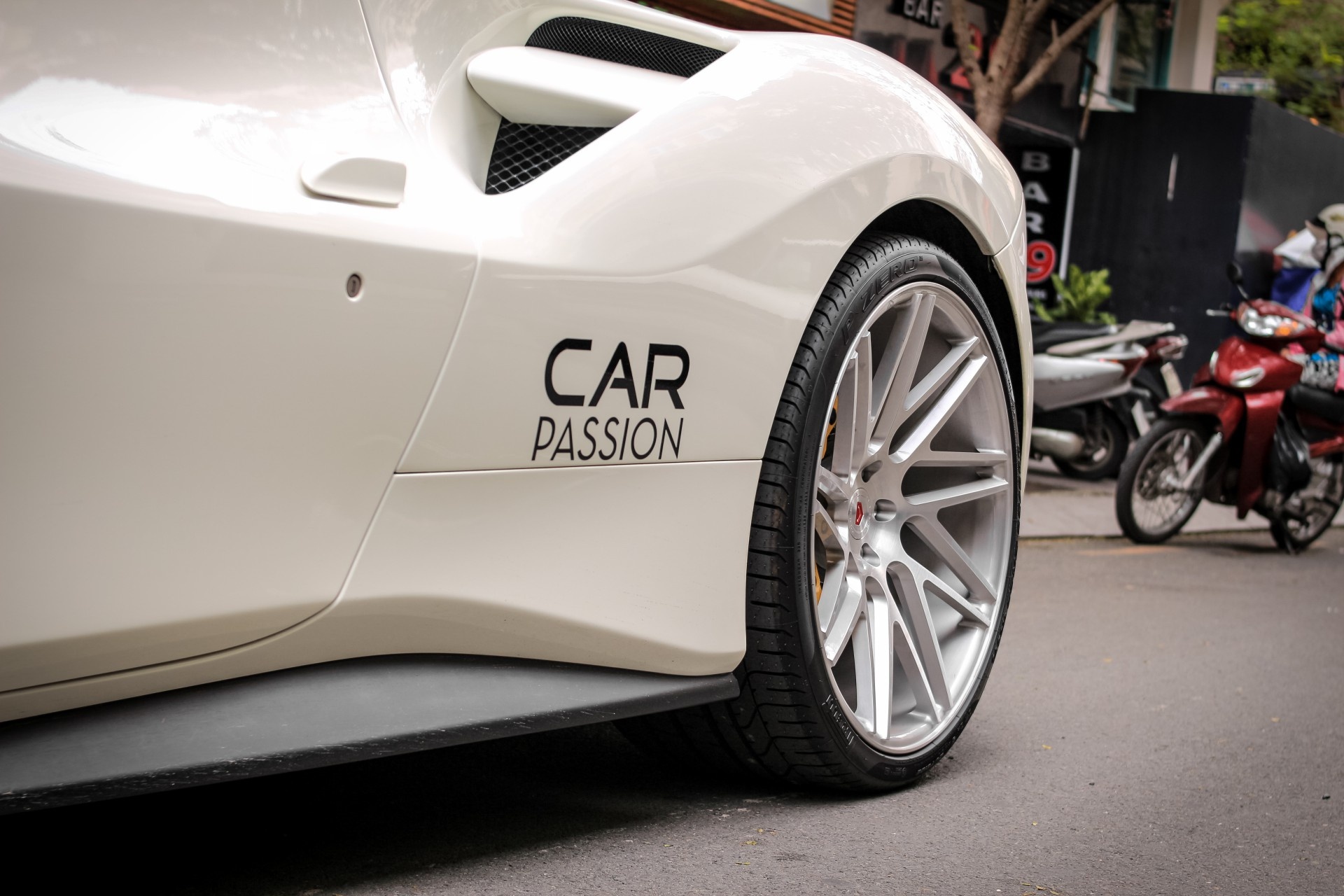 Xe Ferrari 488 GTB cua Cuong Do la anh 3