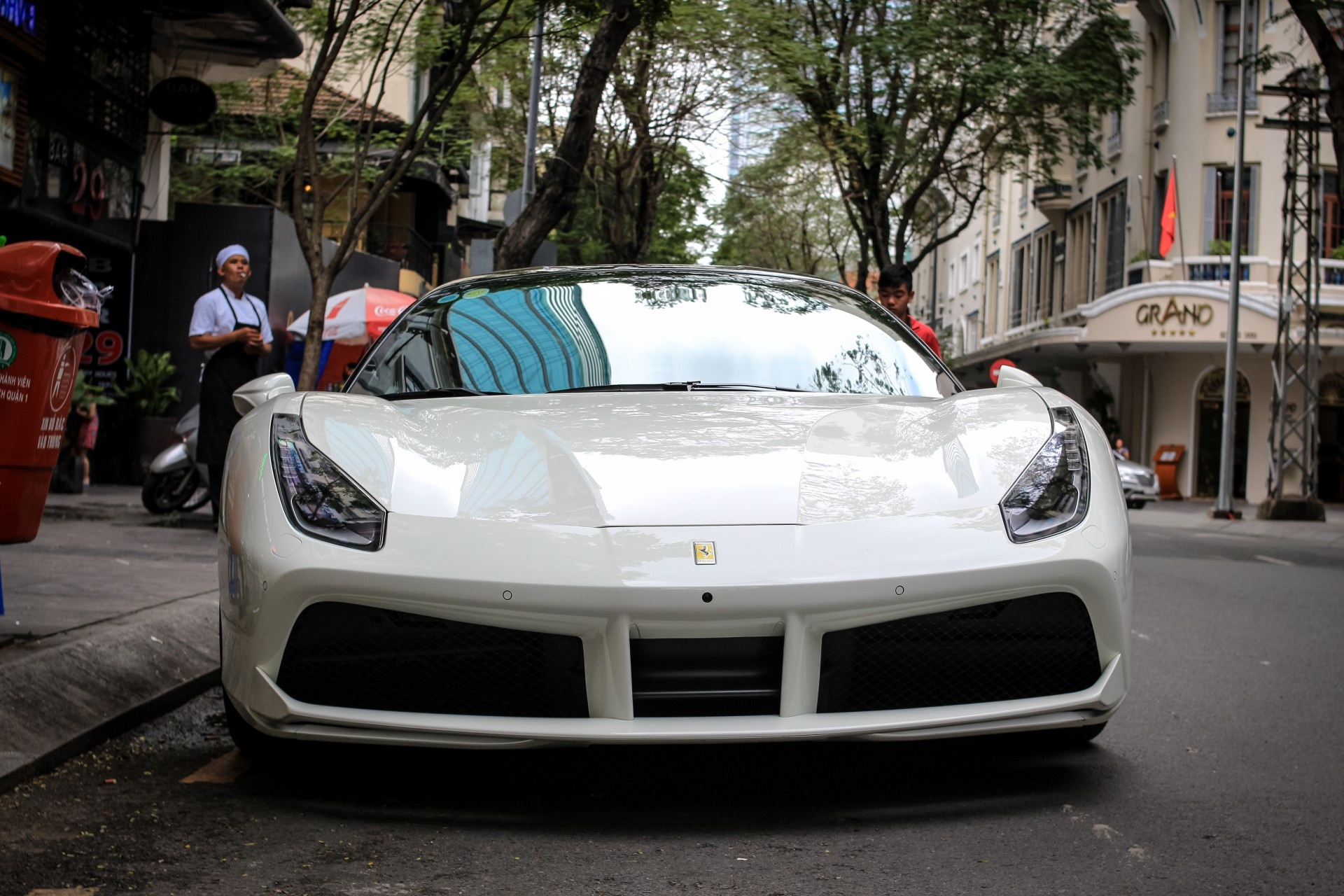 Xe Ferrari 488 GTB cua Cuong Do la anh 4