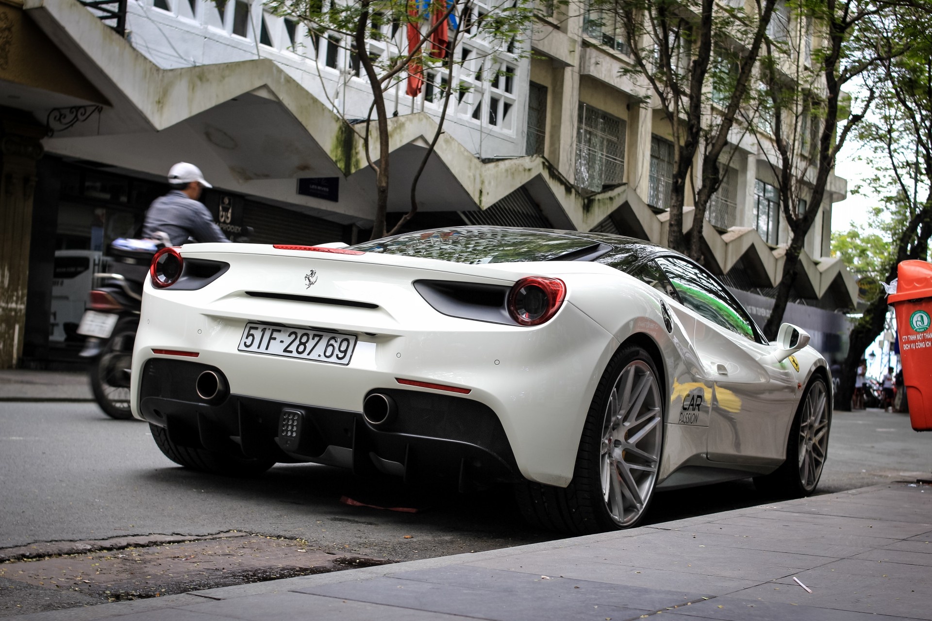 Xe Ferrari 488 GTB cua Cuong Do la anh 6