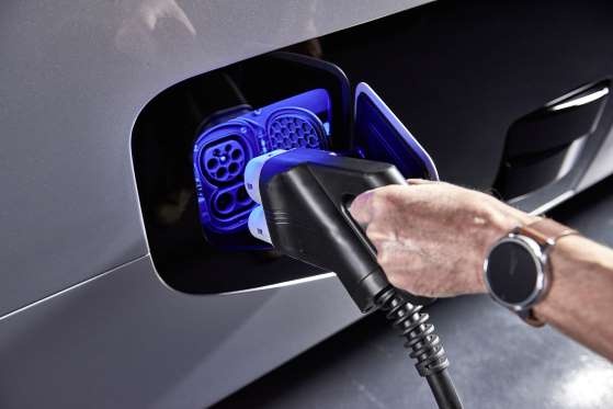 Mercedes che tao xe tai dien canh tranh Tesla anh 9