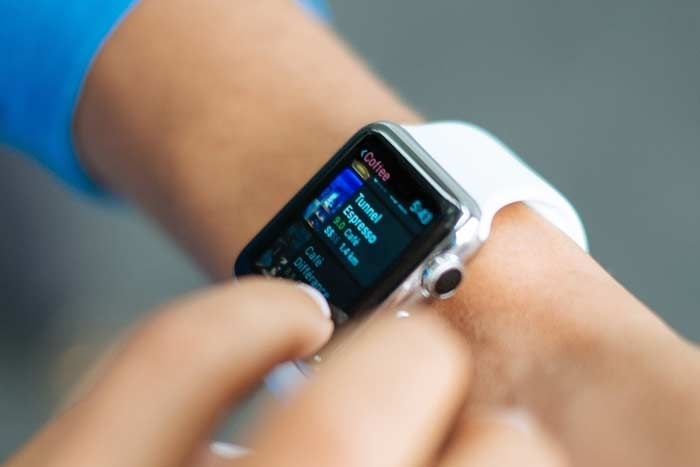 Nhung ly do khien smartwatch chet tham hinh anh