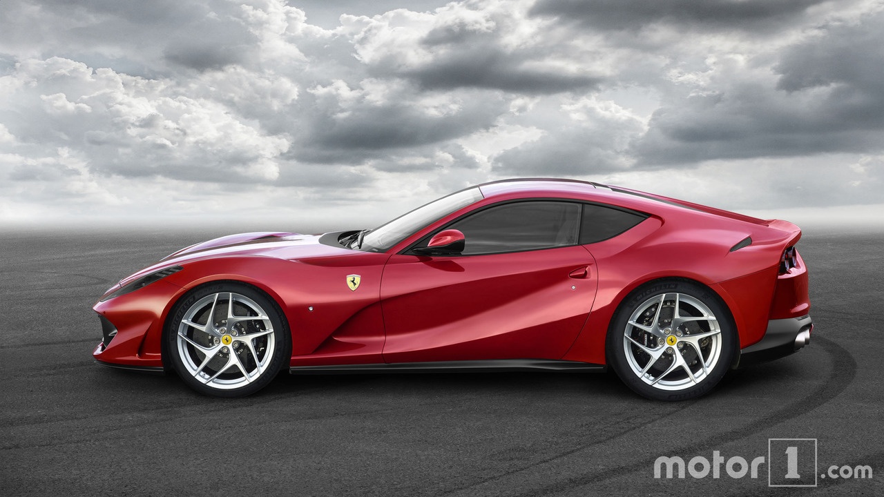 Ferrari 812 Superfast anh 6