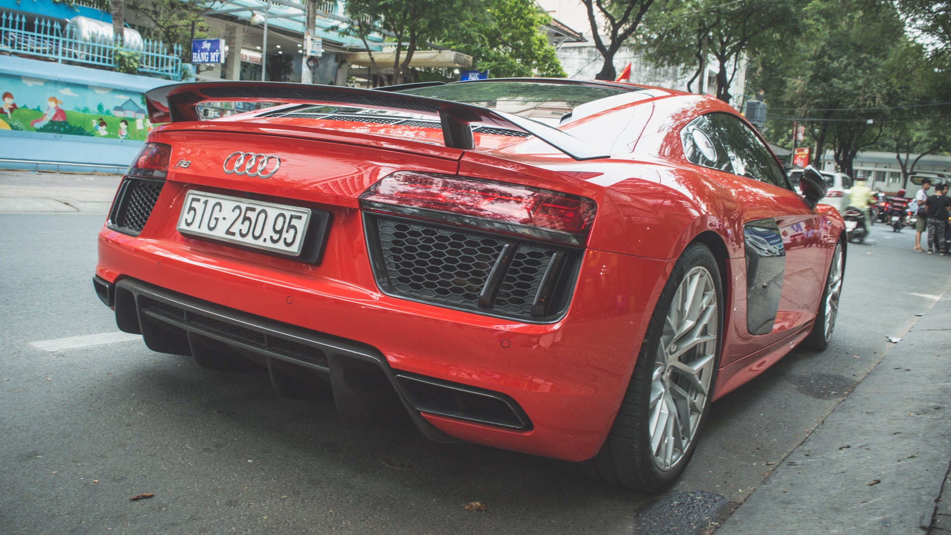 Dong Nhi lai sieu xe anh 5