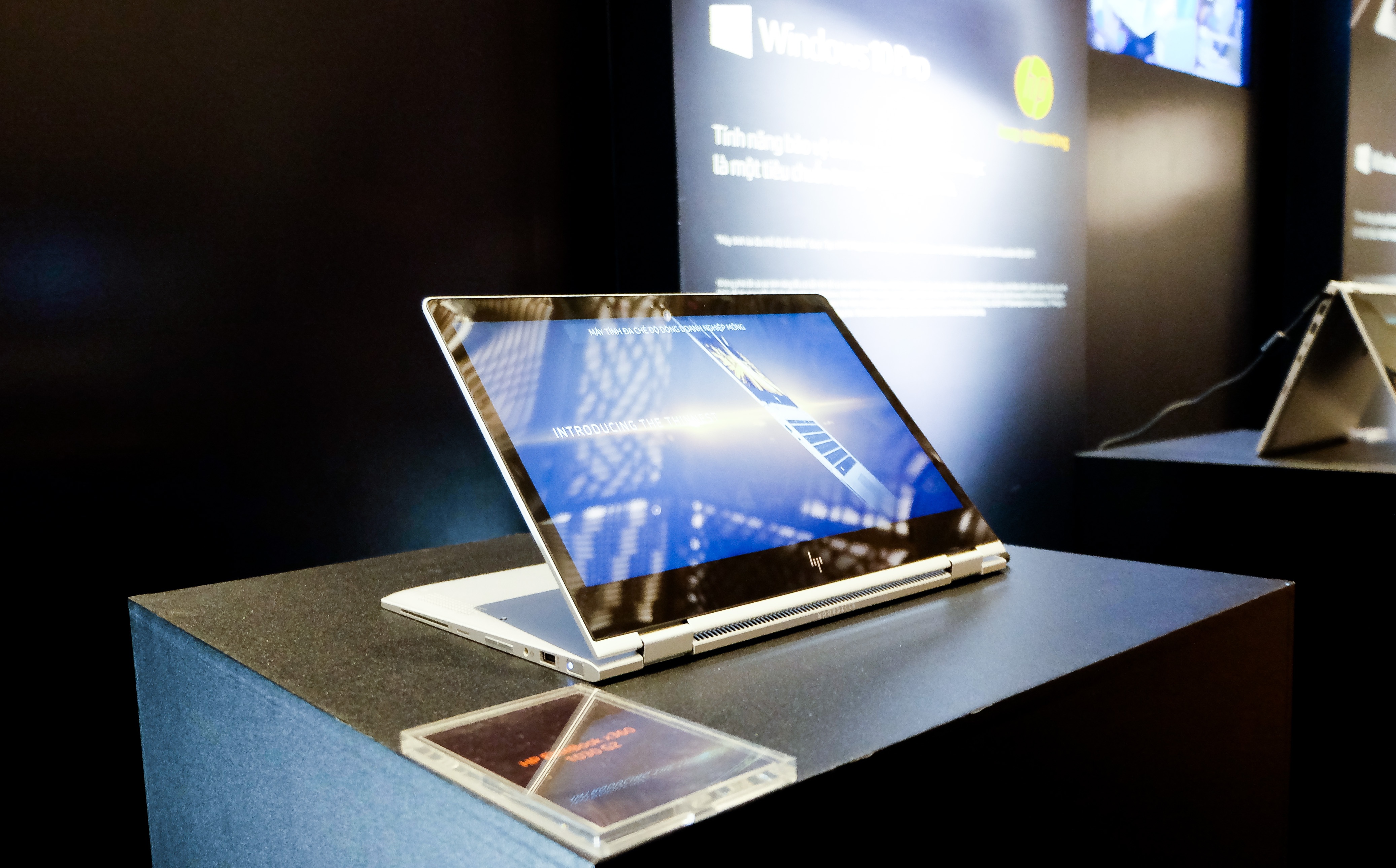 HP Spectre x360 anh 10