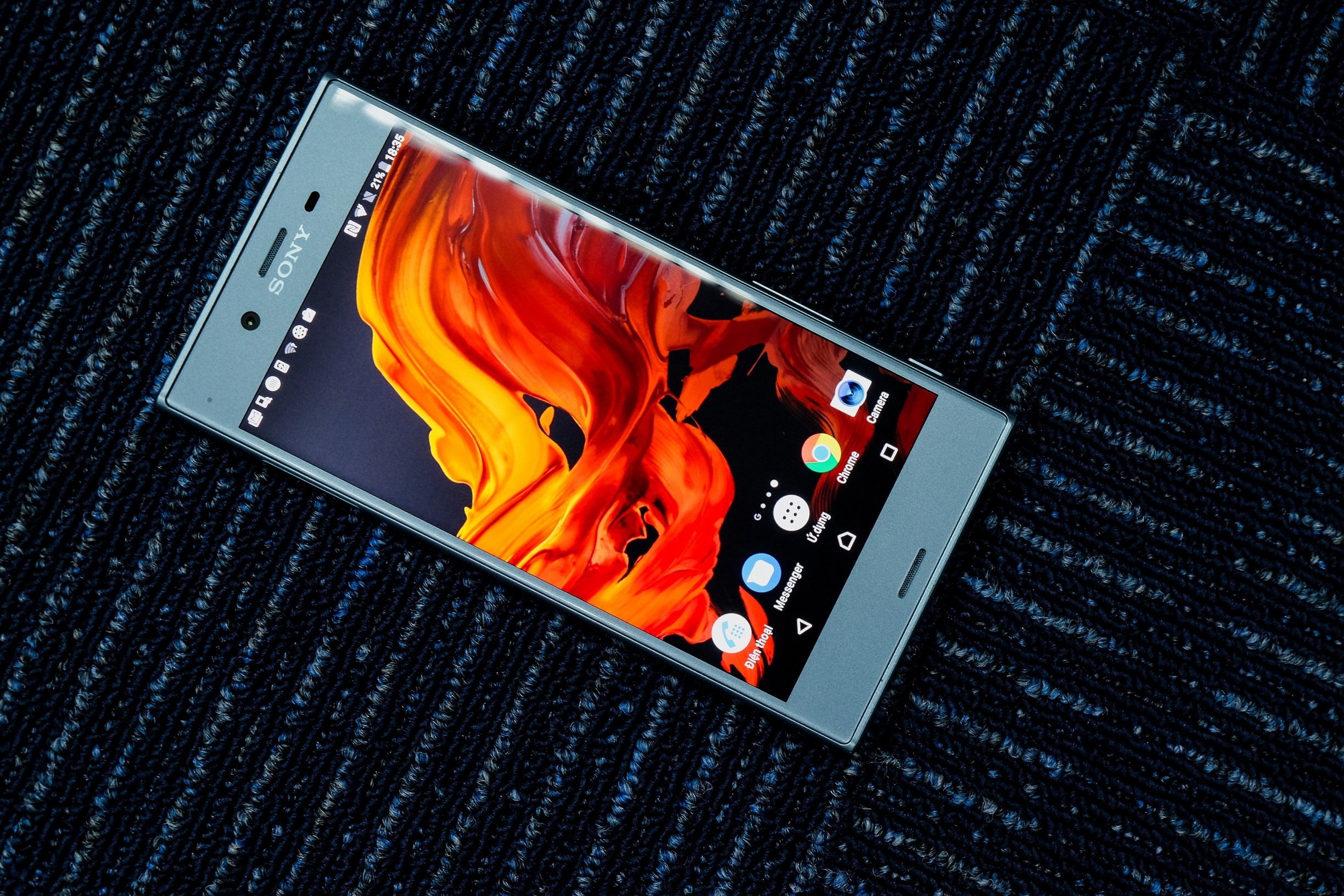 Danh gia Sony Xperia XZs: Ben bi, dang tin, dam chat Sony hinh anh