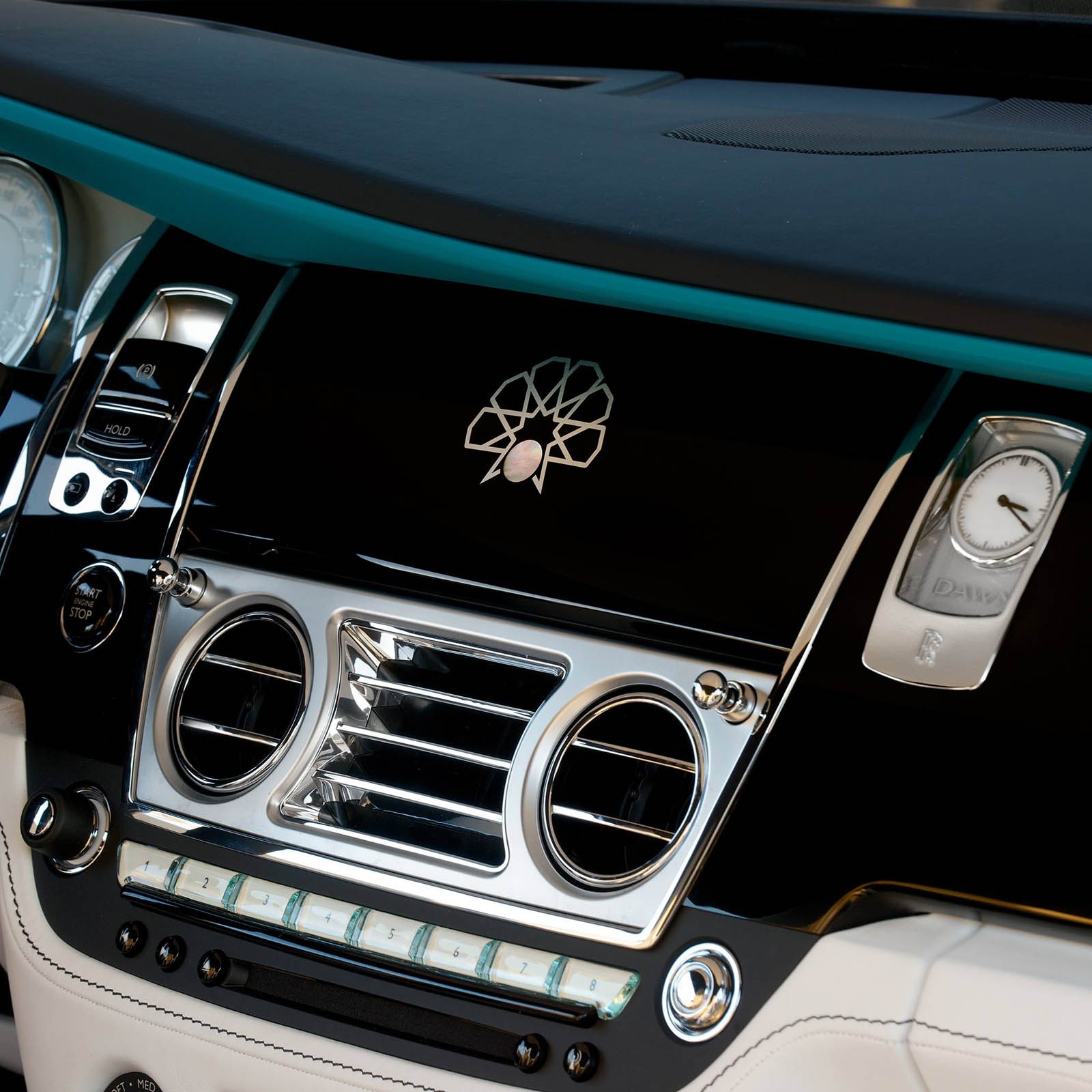 Bo suu tap xe Rolls-Royce moi anh 13