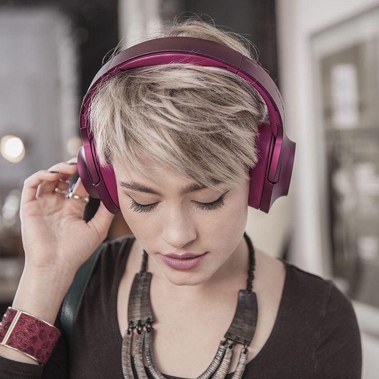 Trien lam tai nghe va am thanh di dong quay tro lai Sai Gon hinh anh