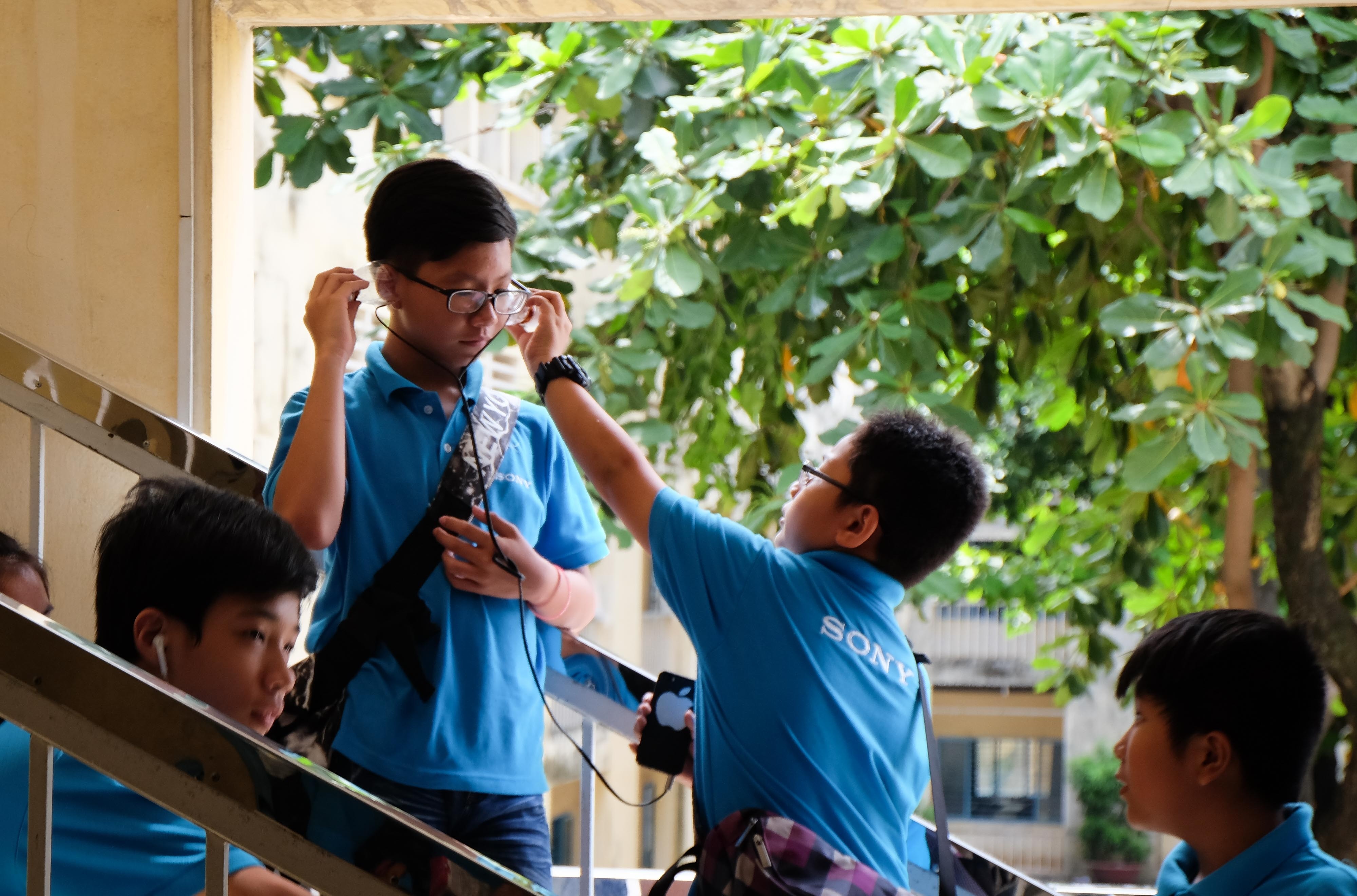 che tao tai nghe tu chai nuoc tai che anh 11