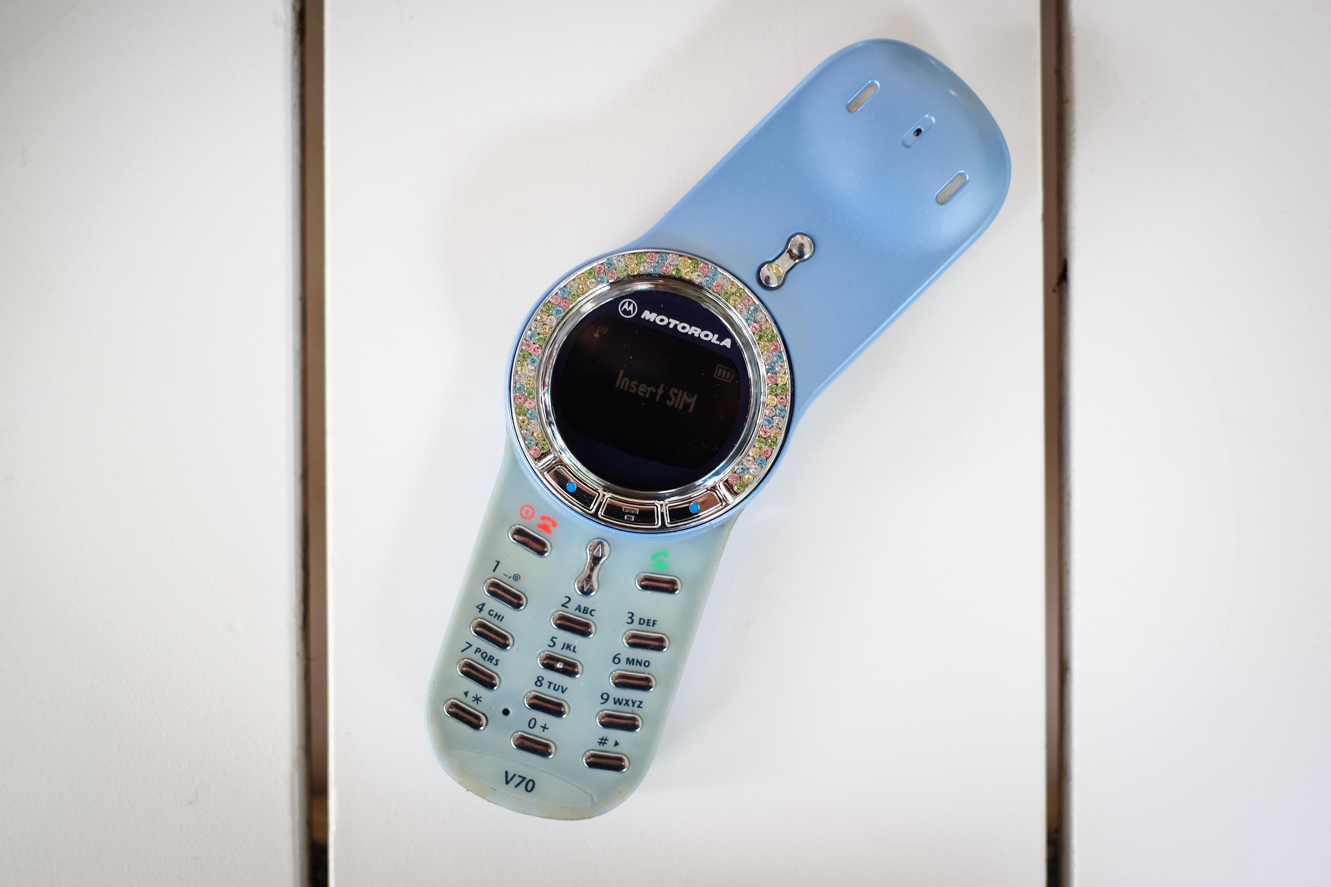Motorola V70, Điện thoại cổ ảnh 1 Motorola V70, Dien thoai co anh 1