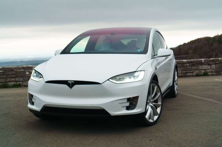 Tesla Model X duoc danh gia la SUV an toan nhat hinh anh