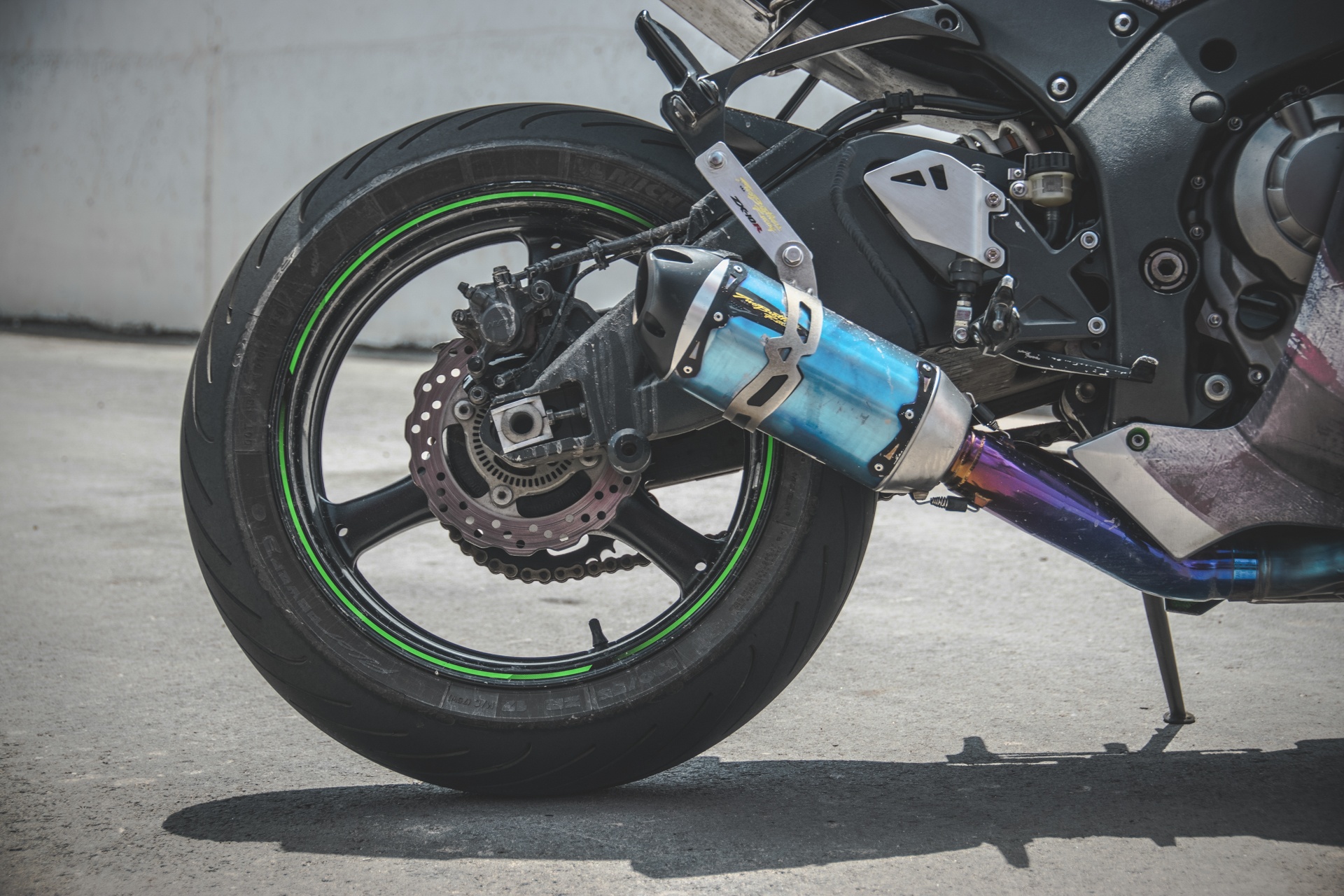 Kawasaki ZX-10R độ Captain America ảnh 4 Kawasaki ZX-10R do Captain America anh 4