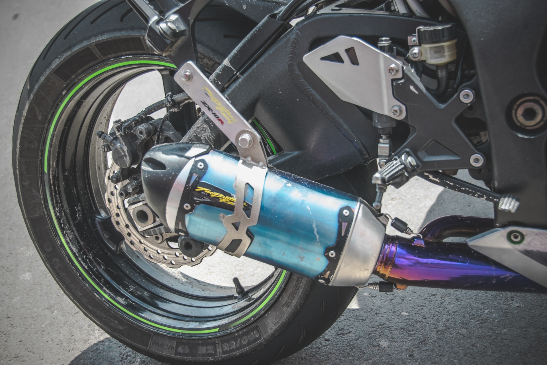 Kawasaki ZX-10R độ Captain America ảnh 5 Kawasaki ZX-10R do Captain America anh 5