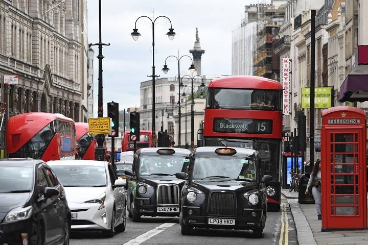 Anh cam oto dong co dot trong tu nam 2040 hinh anh