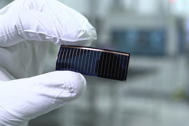 Xe Audi se tich hop cua so troi voi pin nang luong anh 2