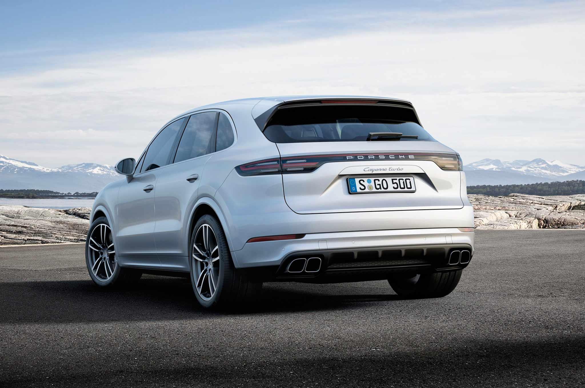 Cayenne Turbo 2019 tỏa sáng tại triển lãm Frankfurt ảnh 5 Cayenne Turbo 2019 toa sang tai trien lam Frankfurt anh 5