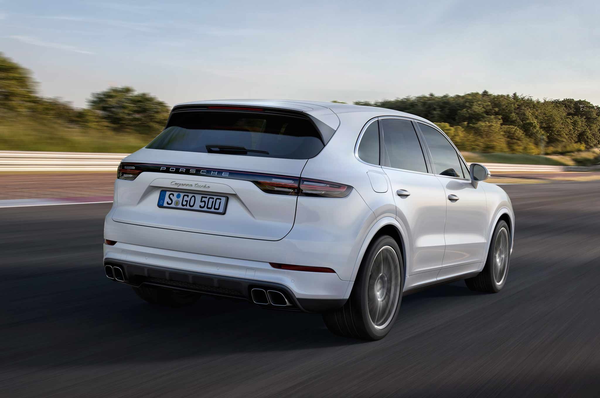 Cayenne Turbo 2019 tỏa sáng tại triển lãm Frankfurt ảnh 4 Cayenne Turbo 2019 toa sang tai trien lam Frankfurt anh 4