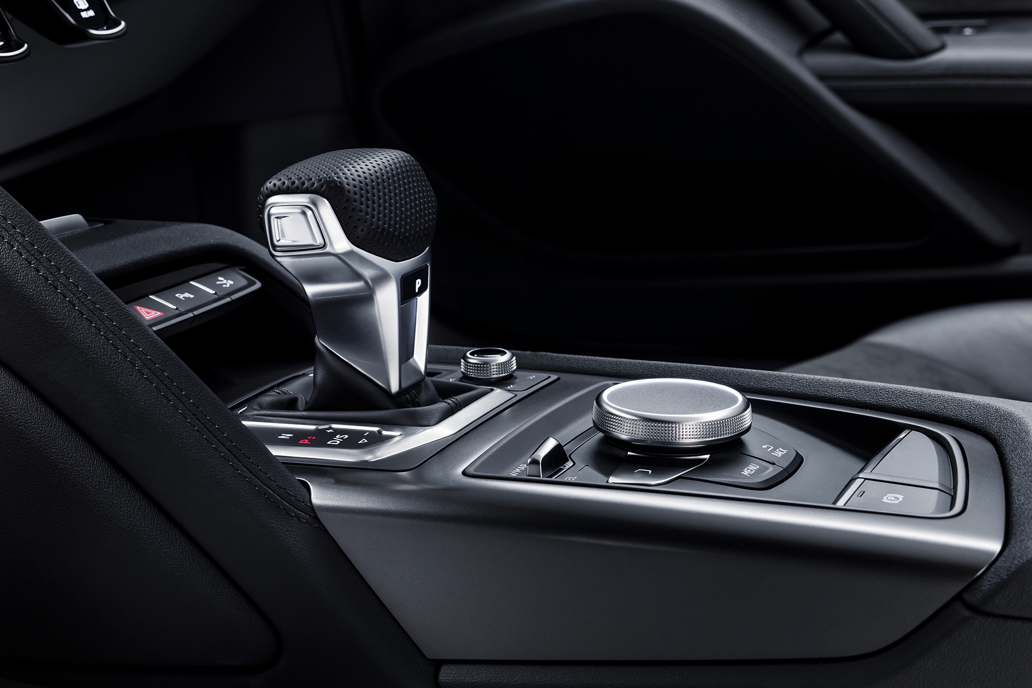 Audi ra mắt phiên bản đặc biệt R8 RWS 2018 ảnh 3 Audi ra mat phien ban dac biet R8 RWS 2018 anh 3