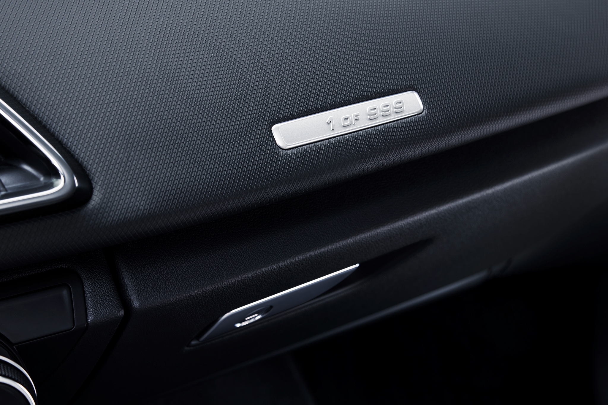 Audi ra mắt phiên bản đặc biệt R8 RWS 2018 ảnh 5 Audi ra mat phien ban dac biet R8 RWS 2018 anh 5