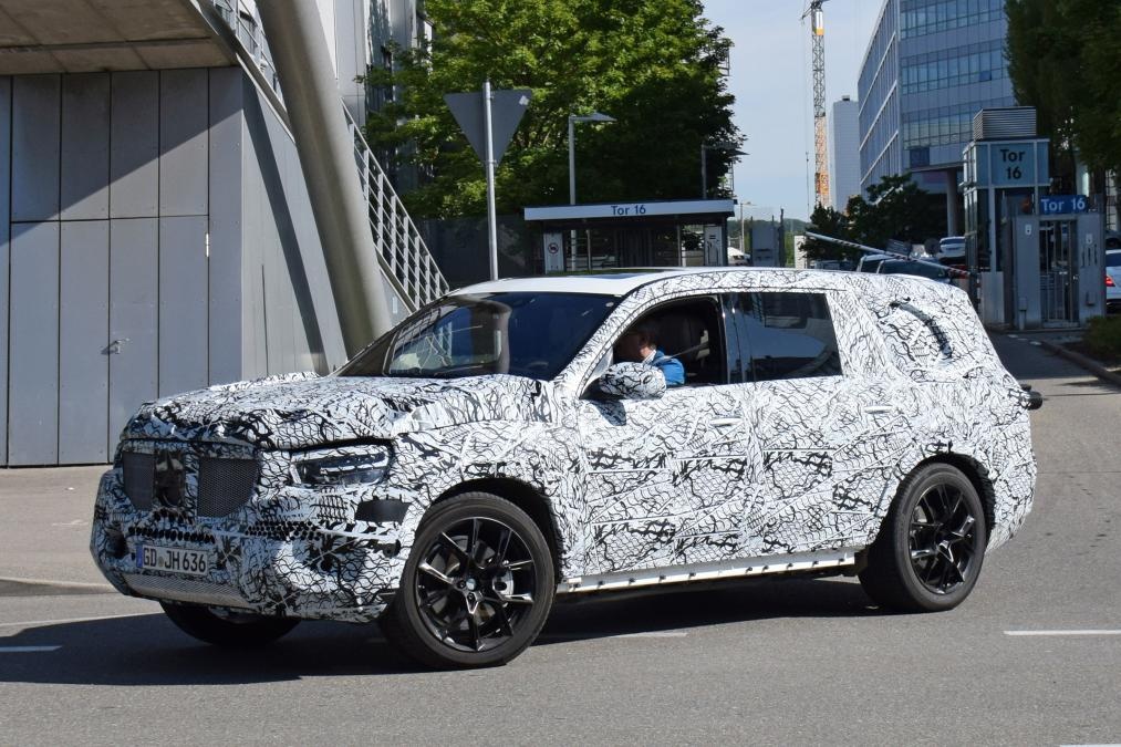 Mercedes GLS 2019 lo dien tren duong chay thu hinh anh