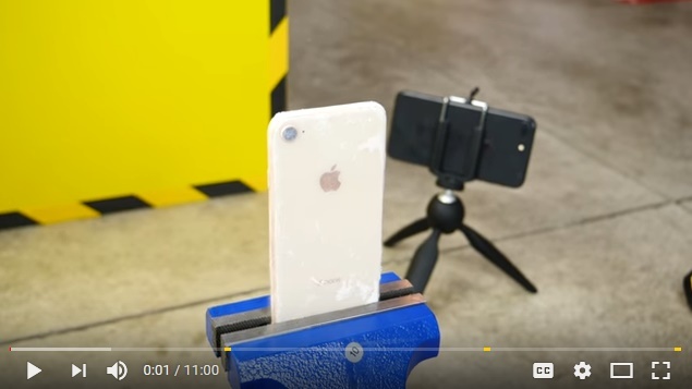 Nhung iPhone 8 vao Nitrogen sieu lanh hinh anh