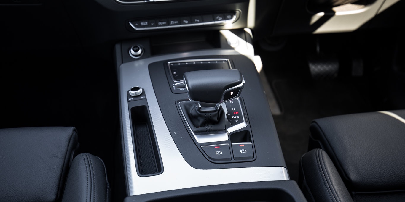 So sánh Audi Q5 TDI với Mercedes-Benz GLC 220d ảnh 7 So sanh Audi Q5 TDI voi Mercedes-Benz GLC 220d anh 7