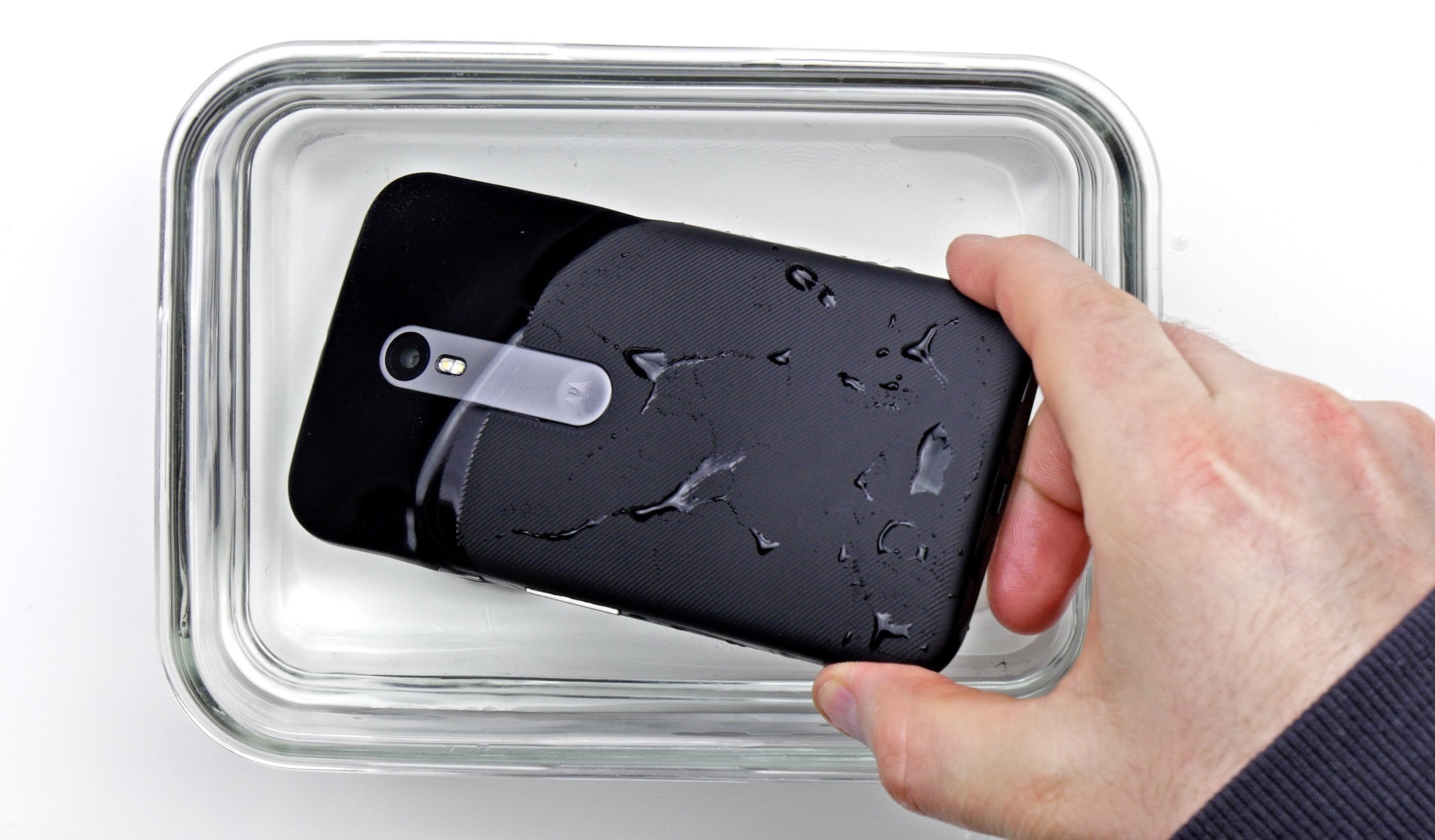 Các mẫu smartphone chống nước đặc dụng ảnh 8 Cac mau smartphone chong nuoc dac dung anh 8