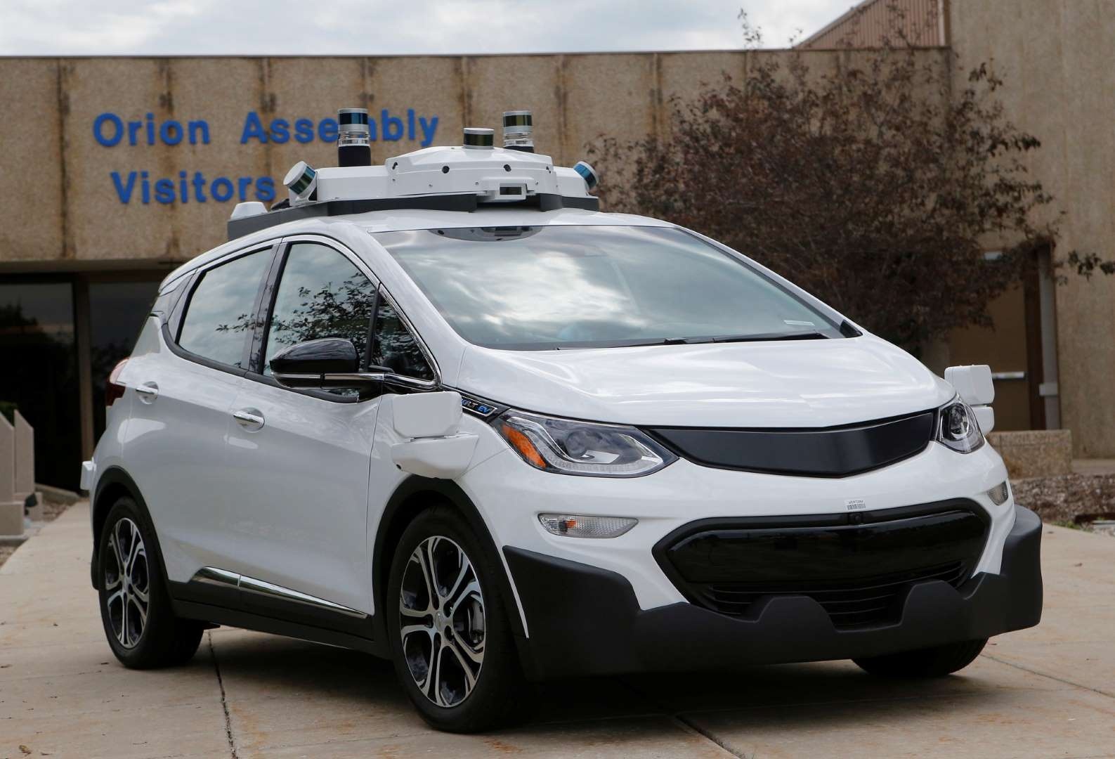 Xe tu lai cua GM lien quan den 6 vu tai nan trong thang 9 hinh anh