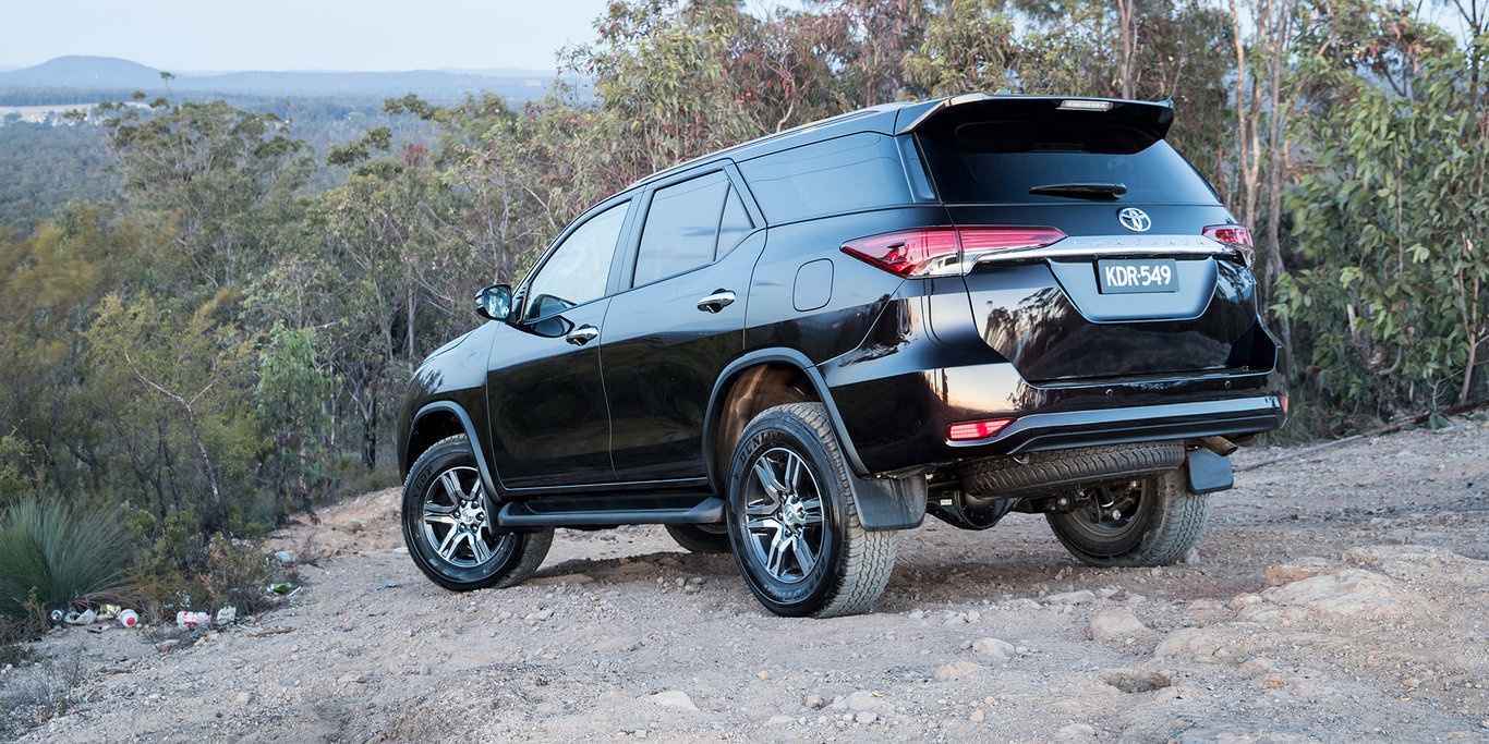 Cac phien ban Toyota Fortuner 2018 deu giam gia anh 1