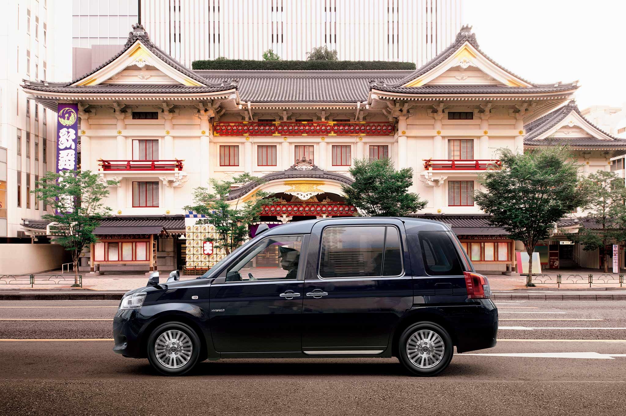 Toyota ra mắt mẫu xe taxi mới tại Nhật Bản ảnh 1 Toyota ra mat mau xe taxi moi tai Nhat Ban anh 1