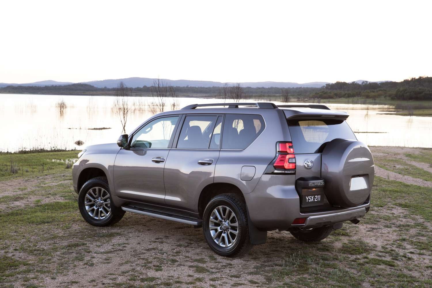 Toyota Land Cruiser Prado 2018 ảnh 4 Toyota Land Cruiser Prado 2018 anh 4