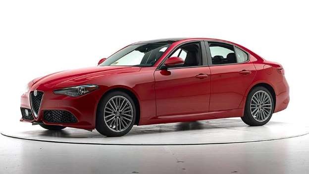 Nhung mau xe sang an toan nhat nam 2017 hinh anh