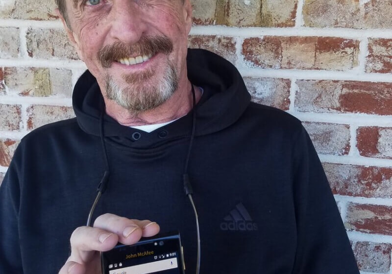 Dien thoai cua ong chu McAfee bi hack anh 1